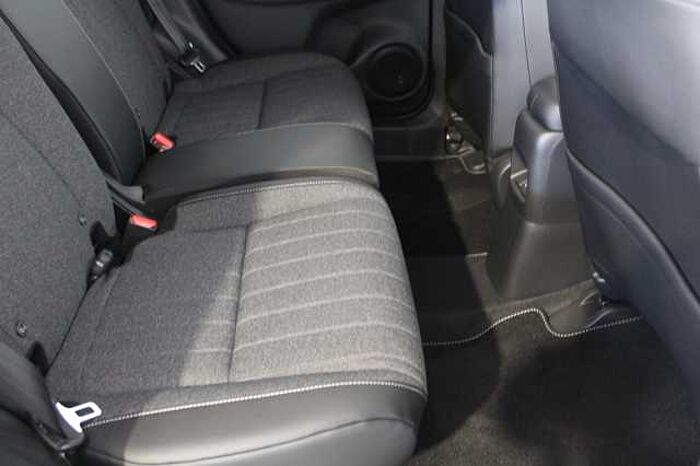 Honda Jazz Hybrid 1.5 i-MMD (122ps) Advance eCVT 